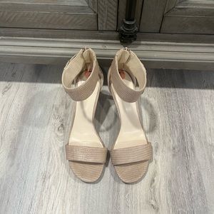 Nine West nude leather heels size 7